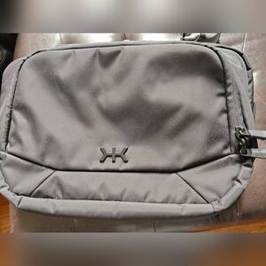 Knack Series 2 Sling Bag Midnight Black - Like New - Discontinued